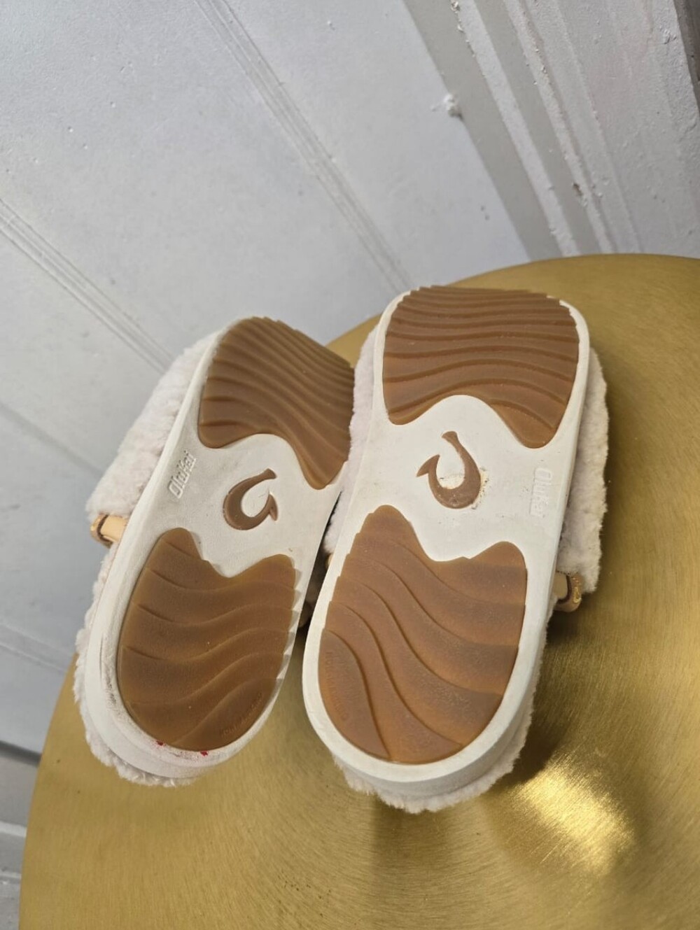 OluKai Women's Pūpü Mua Shearling Mule Slippers Size 9 - Picture 7 of 11